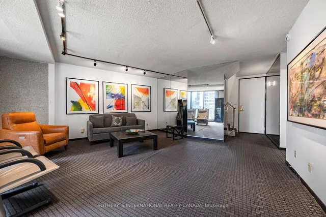 Additional property image - 33 Harbour Sq Unit 1008