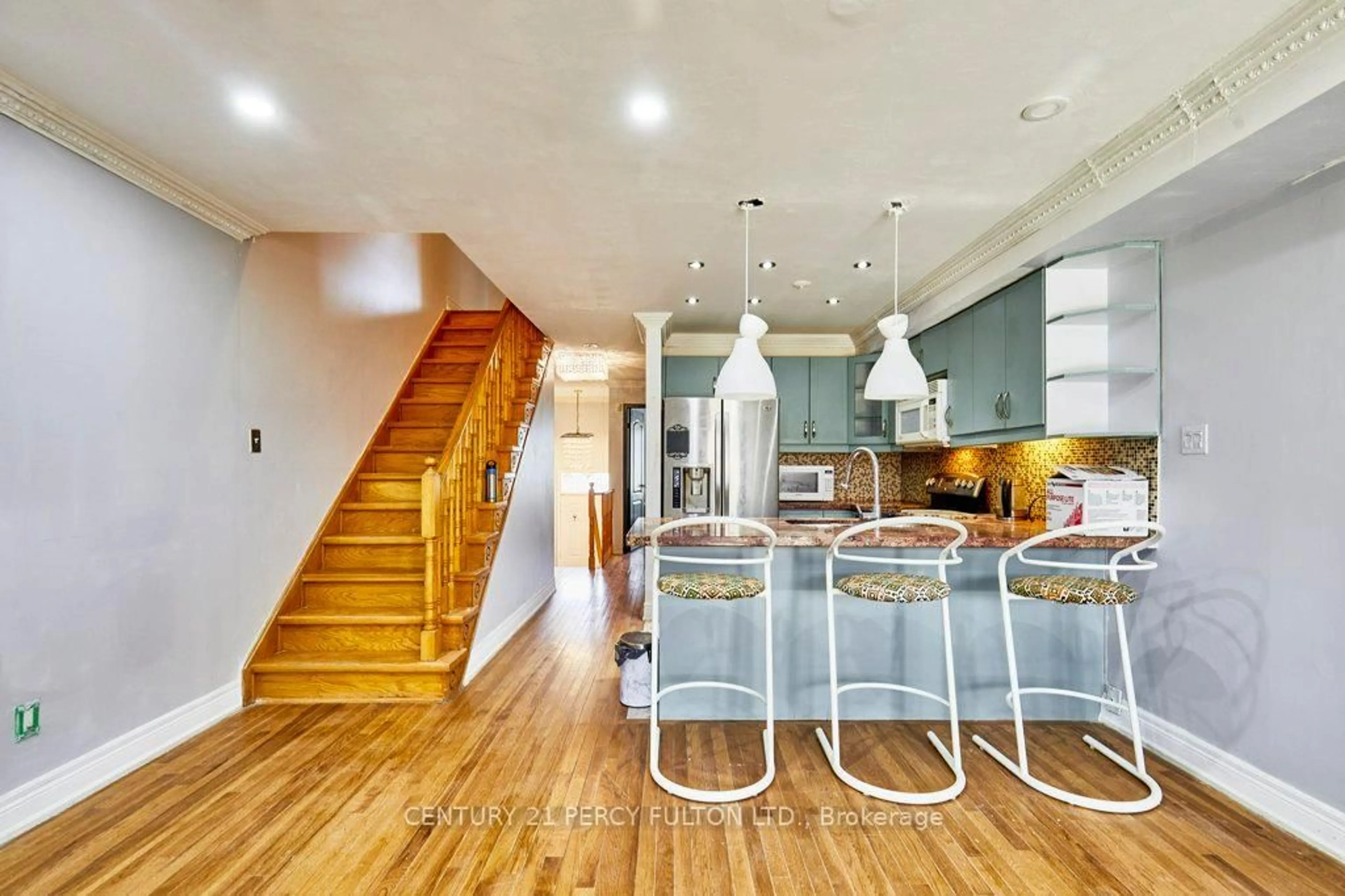 Open concept kitchen, unknown for 19 Warner Ave Ave, Toronto Ontario M4A 2X1