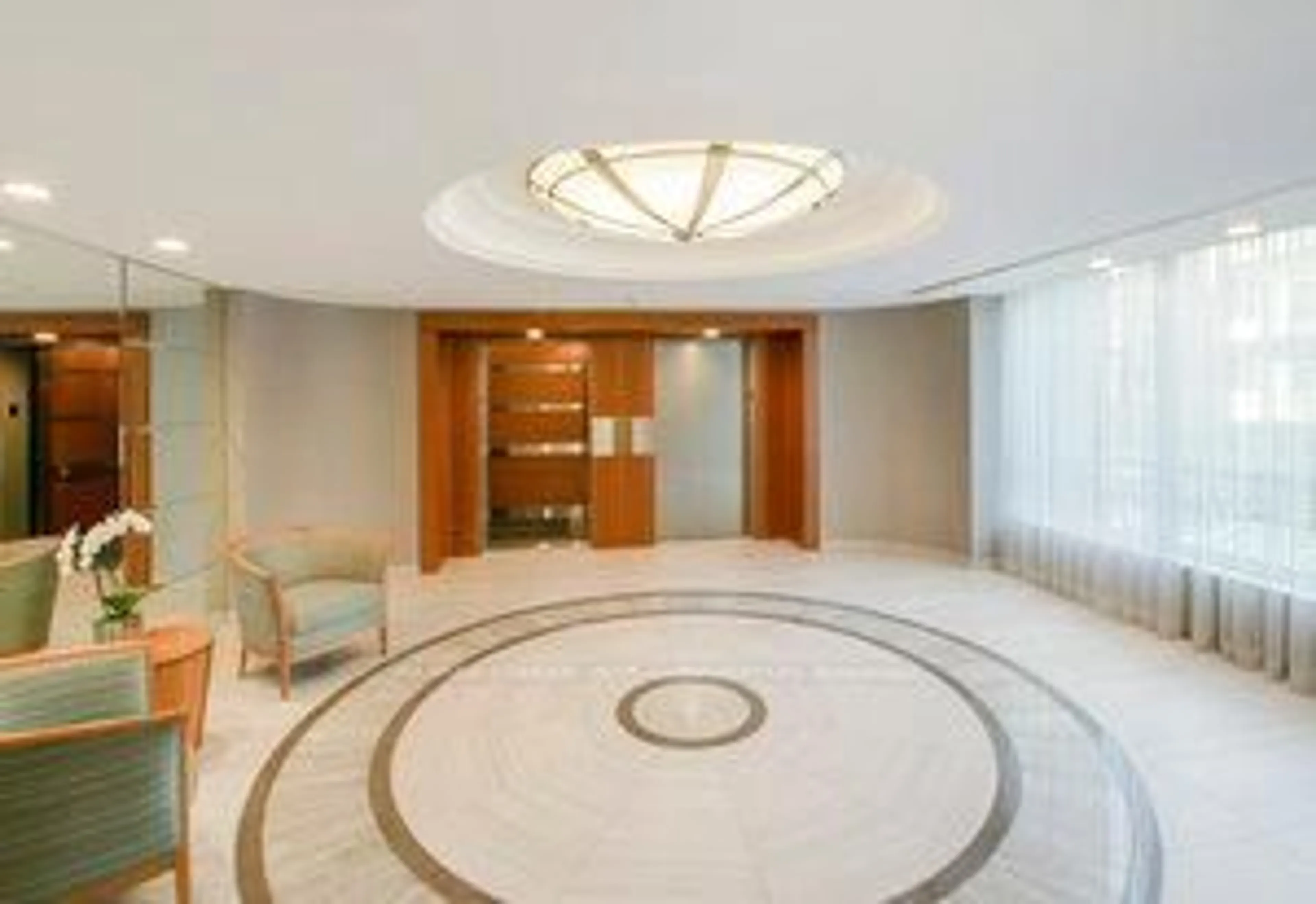 Indoor foyer for 211 Queens Quay #1013, Toronto Ontario M5J 2M6