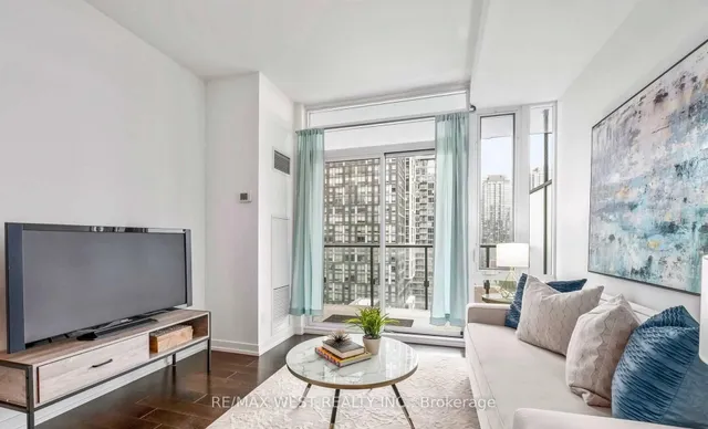 Additional property image - 170 Fort York Blvd Unit 1208