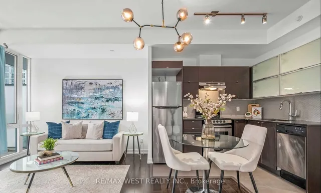 Additional property image - 170 Fort York Blvd Unit 1208