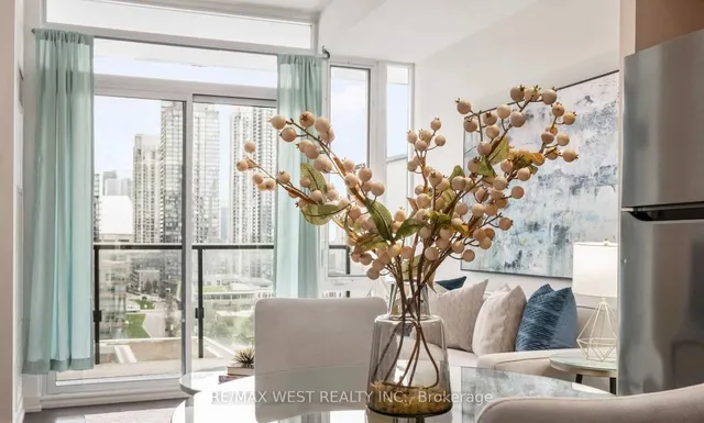 Additional property image - 170 Fort York Blvd Unit 1208
