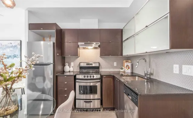 Additional property image - 170 Fort York Blvd Unit 1208
