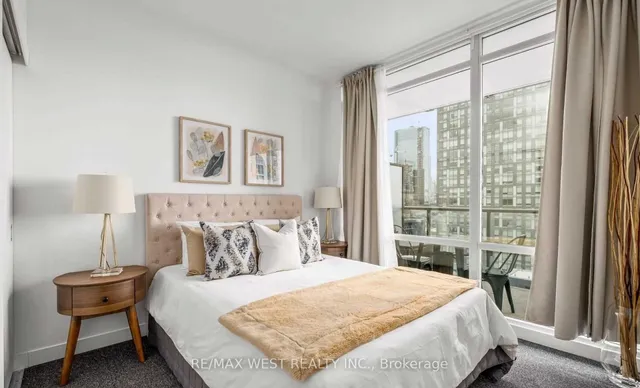 Additional property image - 170 Fort York Blvd Unit 1208
