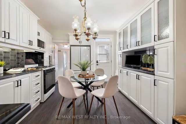 Additional property image - 119 Bellwoods Ave