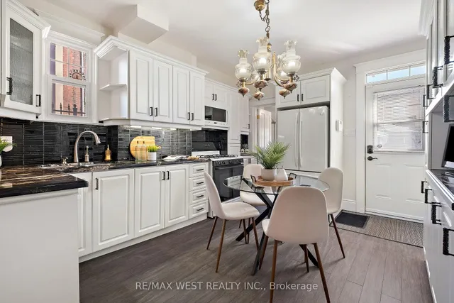 Additional property image - 119 Bellwoods Ave