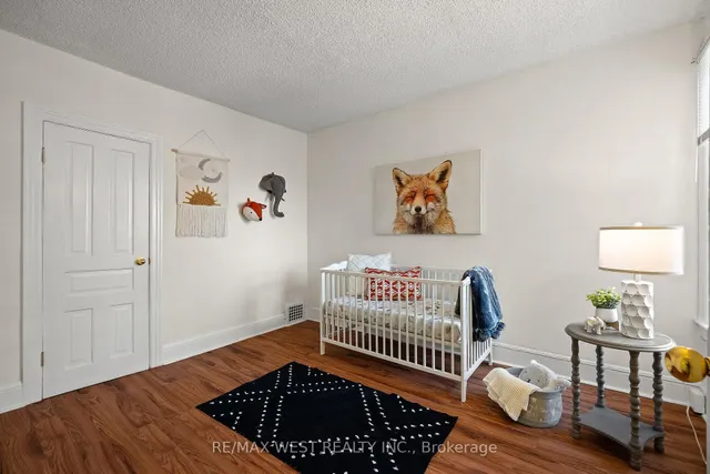 Additional property image - 119 Bellwoods Ave