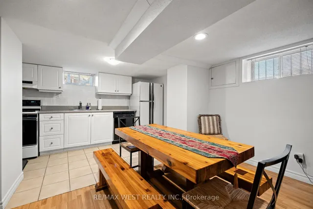 Additional property image - 119 Bellwoods Ave