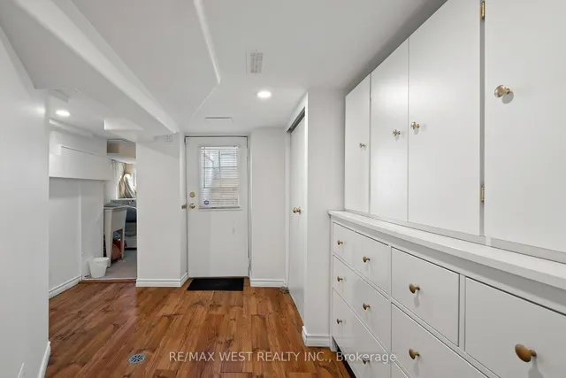 Additional property image - 119 Bellwoods Ave