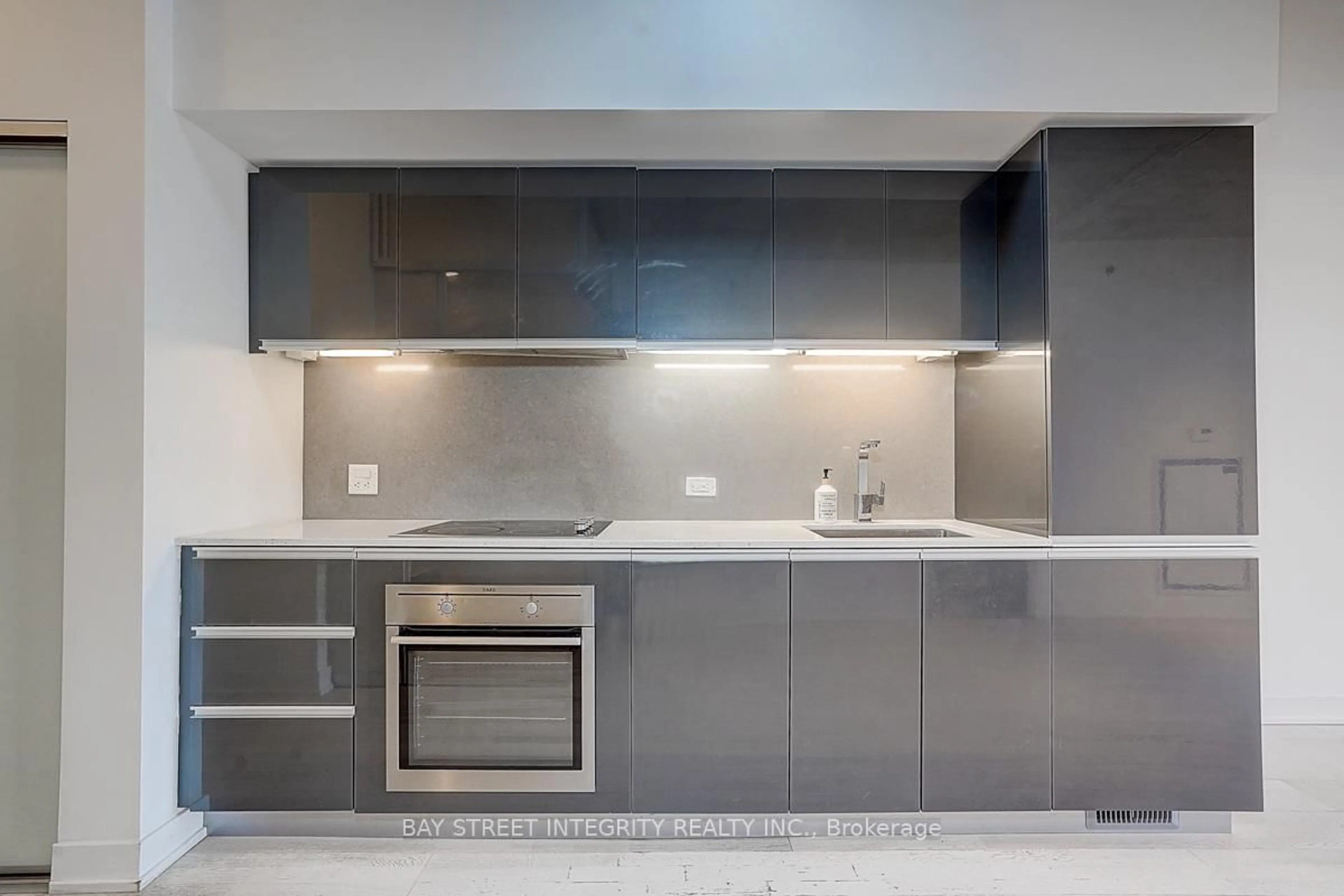 Standard kitchen, unknown for 20 Gladstone Ave #311, Toronto Ontario M6J 3K6