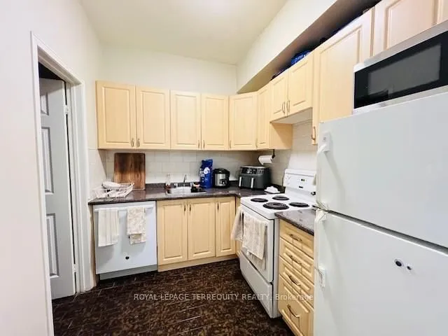Additional property image - 219 Beverley St