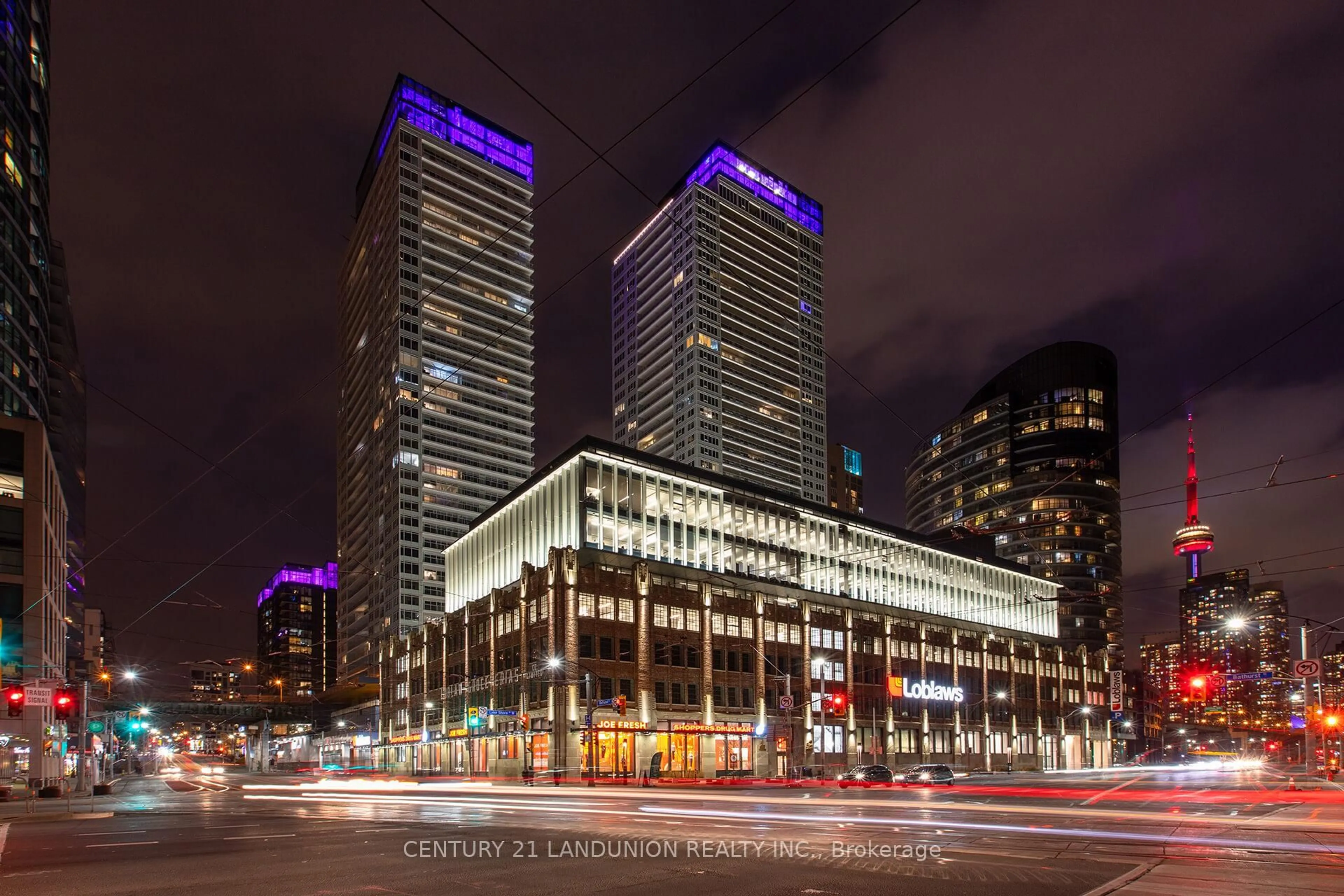 Blurry image for 17 Bathurst St #3503, Toronto Ontario M5V 0N1