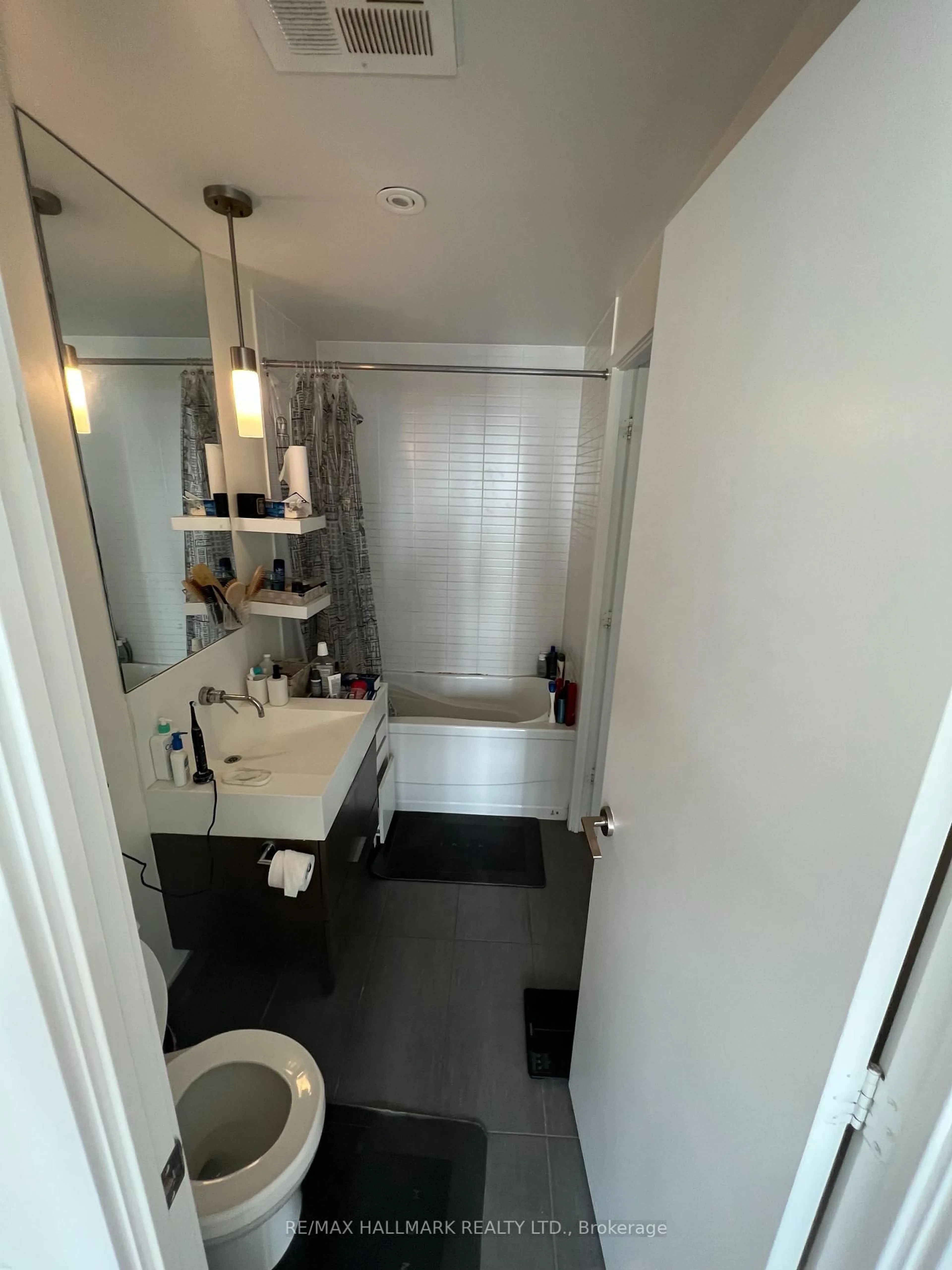 Unknown for 110 Charles St #2905, Toronto Ontario M4Y 1T5