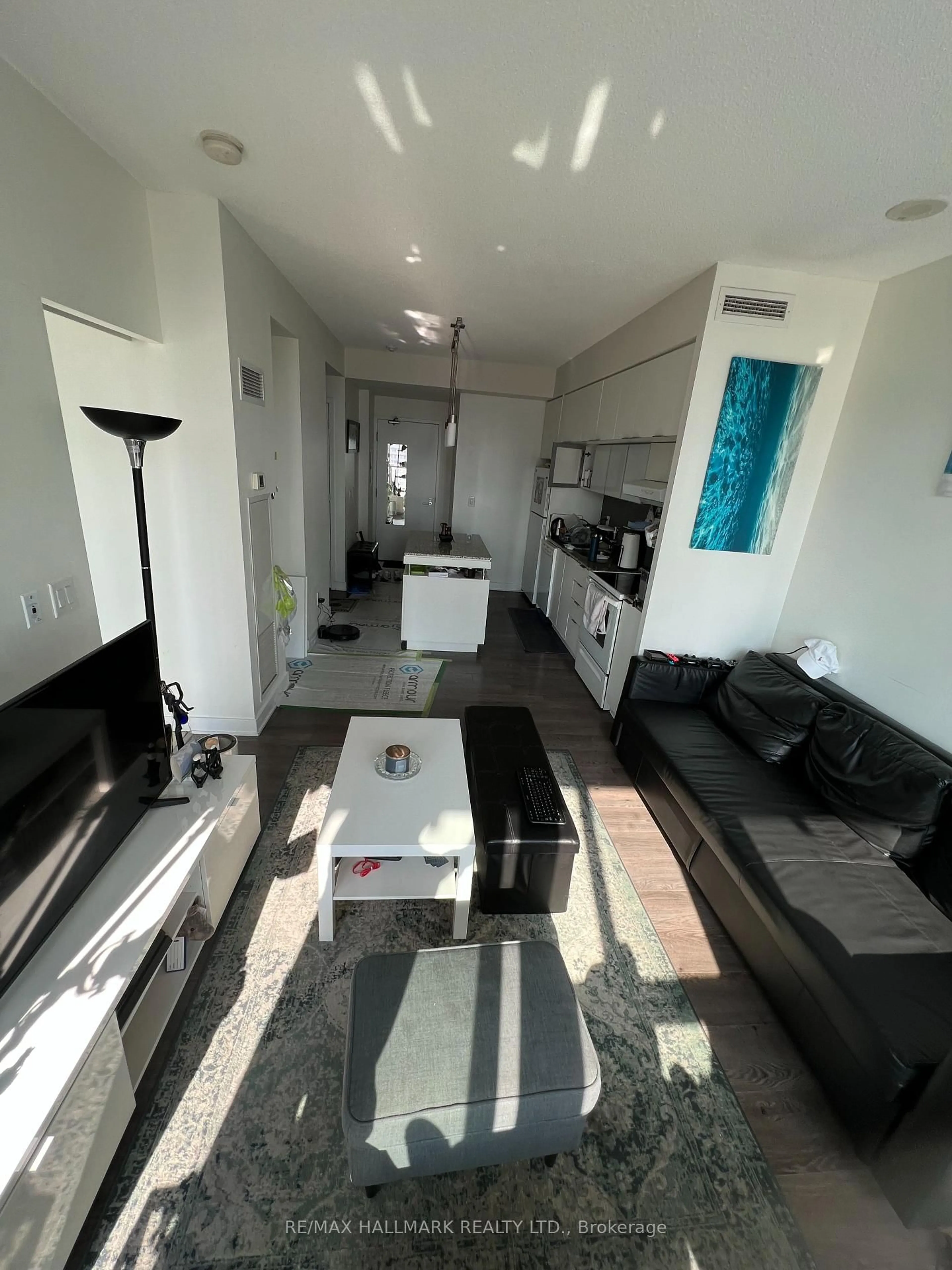 A pic of a room for 110 Charles St #2905, Toronto Ontario M4Y 1T5