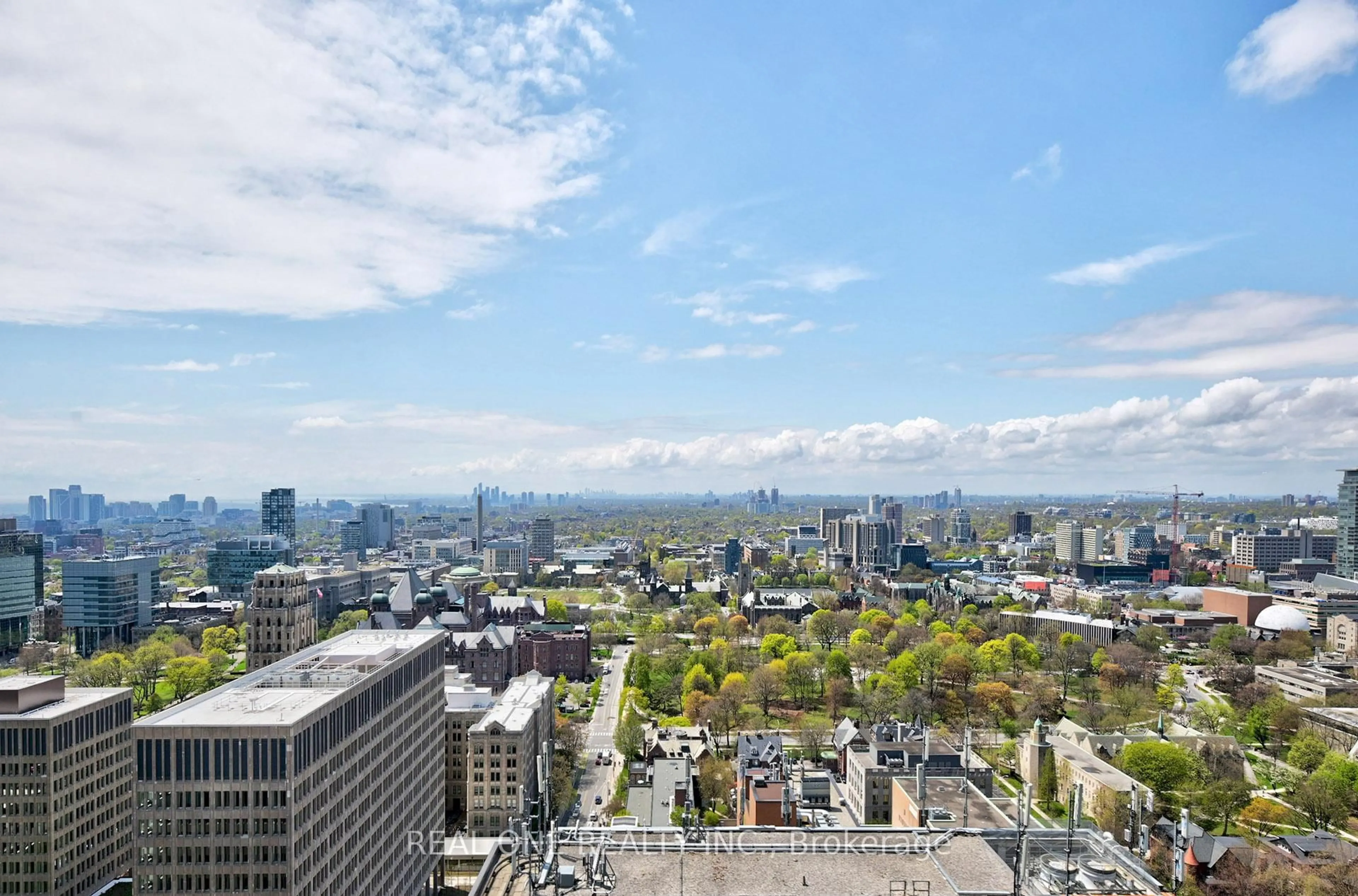 A pic from outside/outdoor area/front of a property/back of a property/a pic from drone, city buildings view from balcony for 955 Bay St #3108, Toronto Ontario M5S 0C6