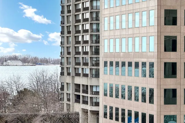 Additional property image - 33 Bay St Unit 813
