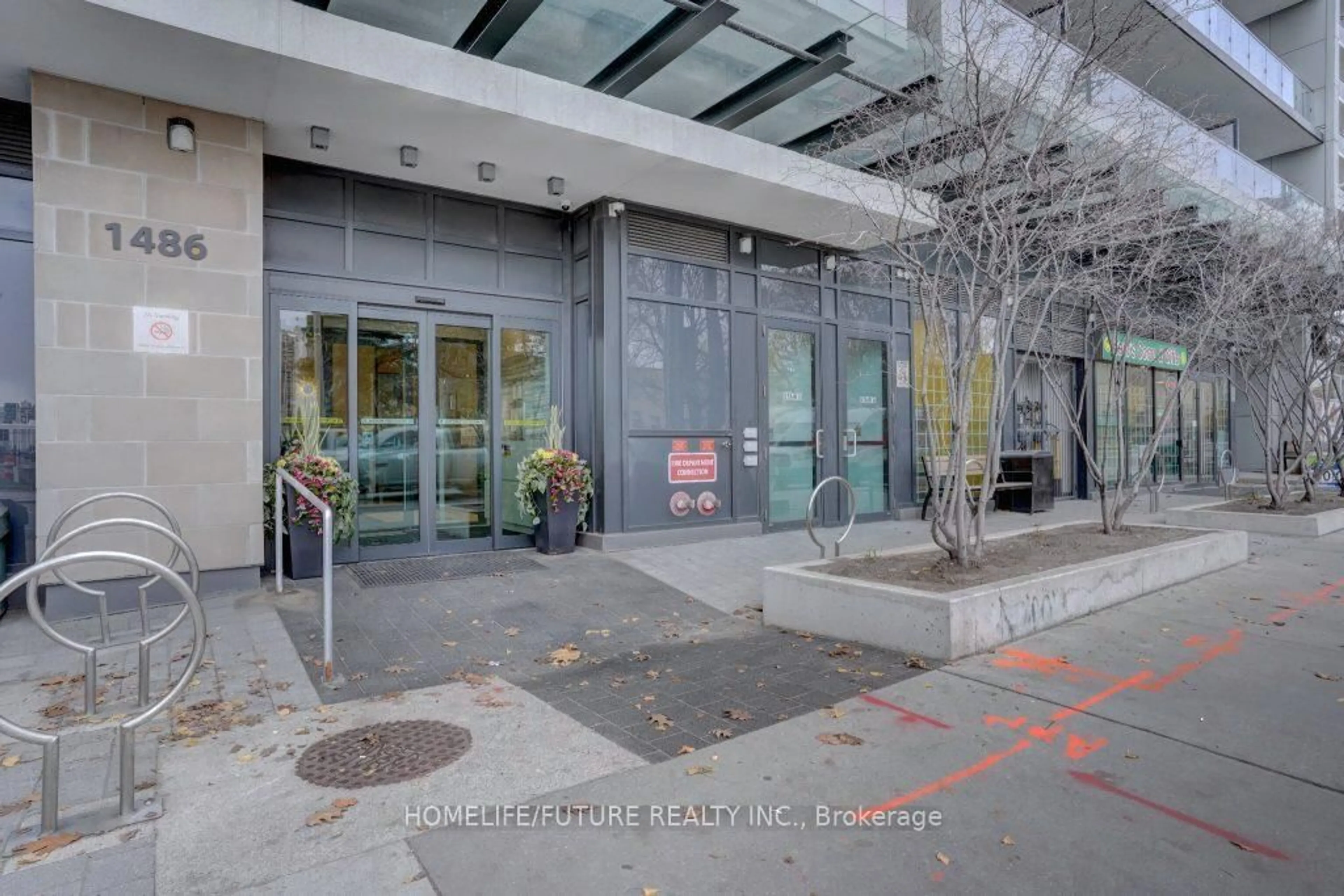 Indoor foyer for 1486 Bathurst St #503, Toronto Ontario M5P 3G9