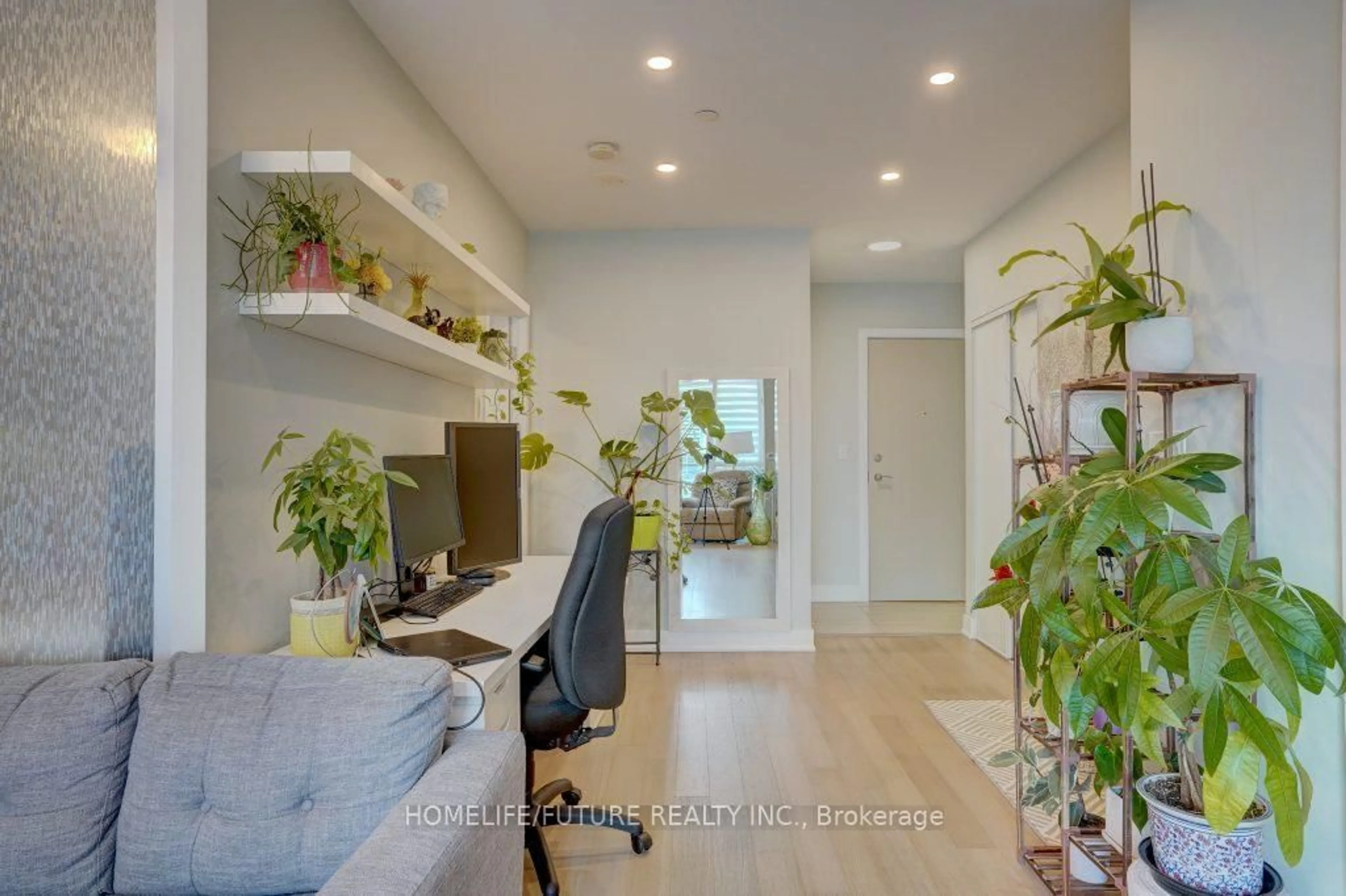 Indoor entryway for 1486 Bathurst St #503, Toronto Ontario M5P 3G9