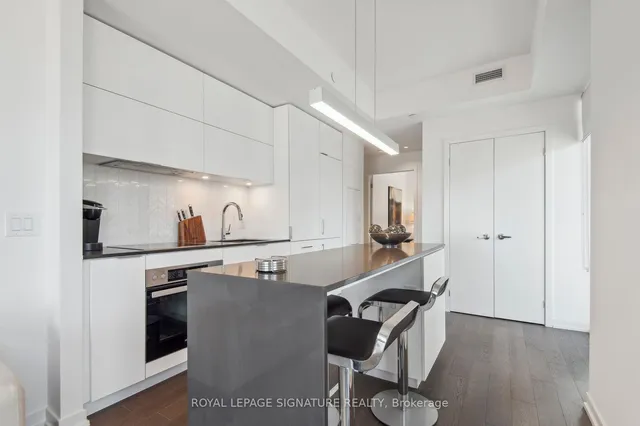 Additional property image - 20 Richardson St Unit 2408