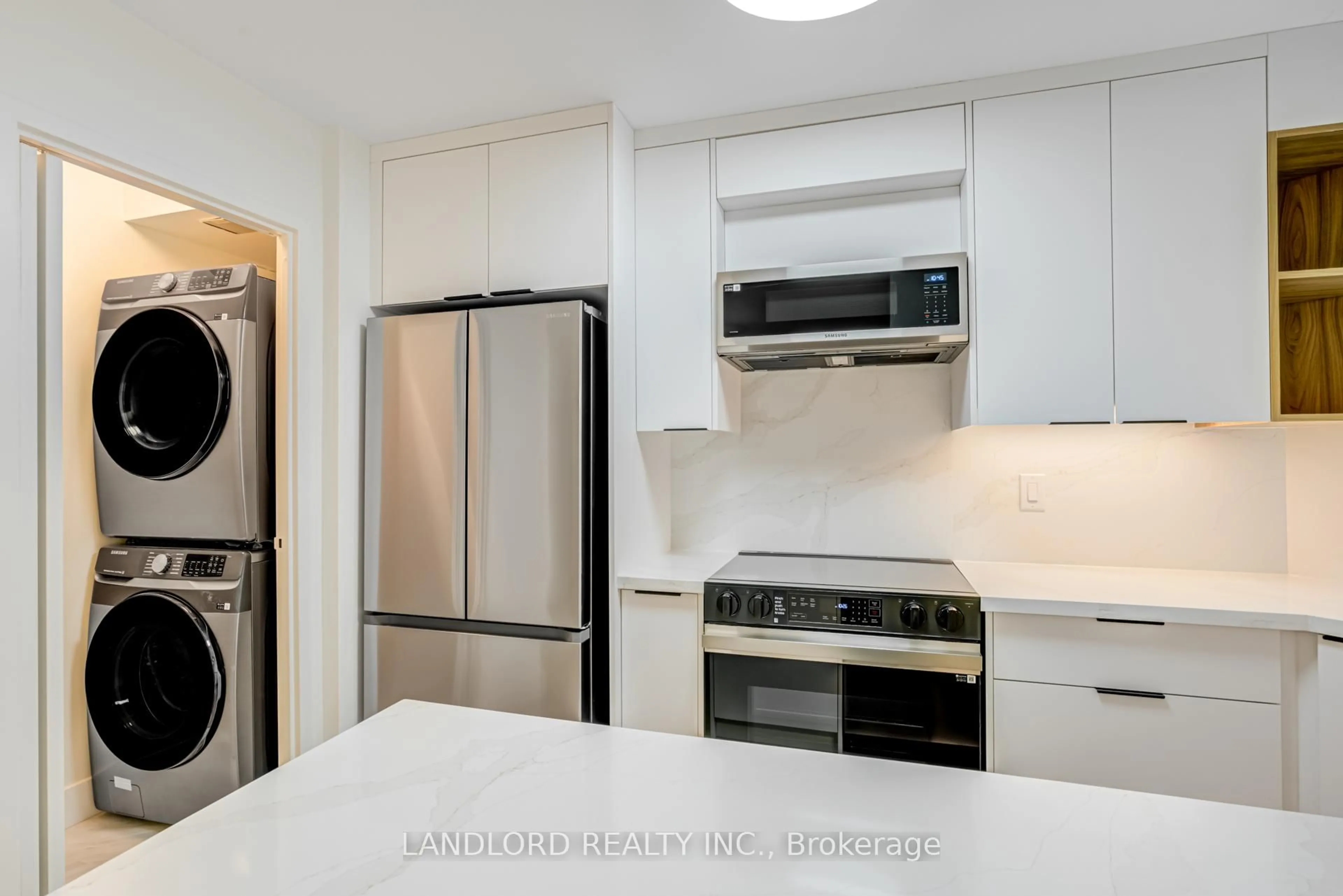 Standard kitchen, unknown for 10 Queens Quay #1014, Toronto Ontario M5J 2R9