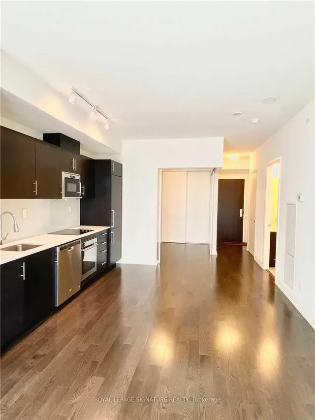 Additional property image - 460 Adelaide St Unit 725