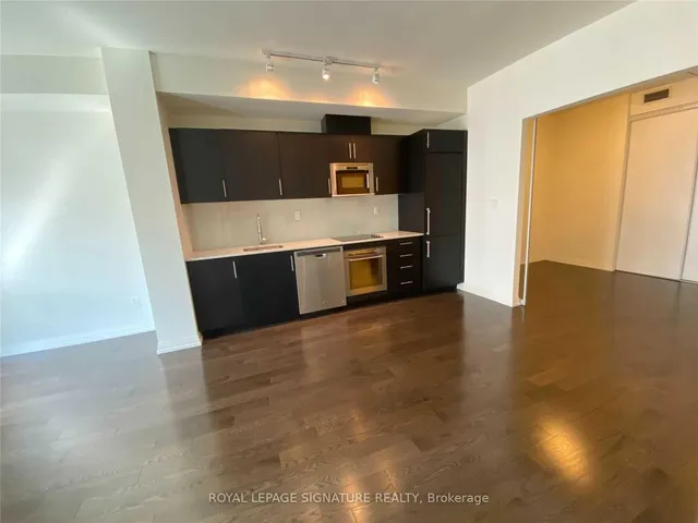 Additional property image - 460 Adelaide St Unit 725