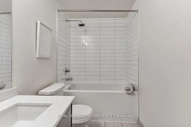 Additional property image - 460 Adelaide St Unit 725