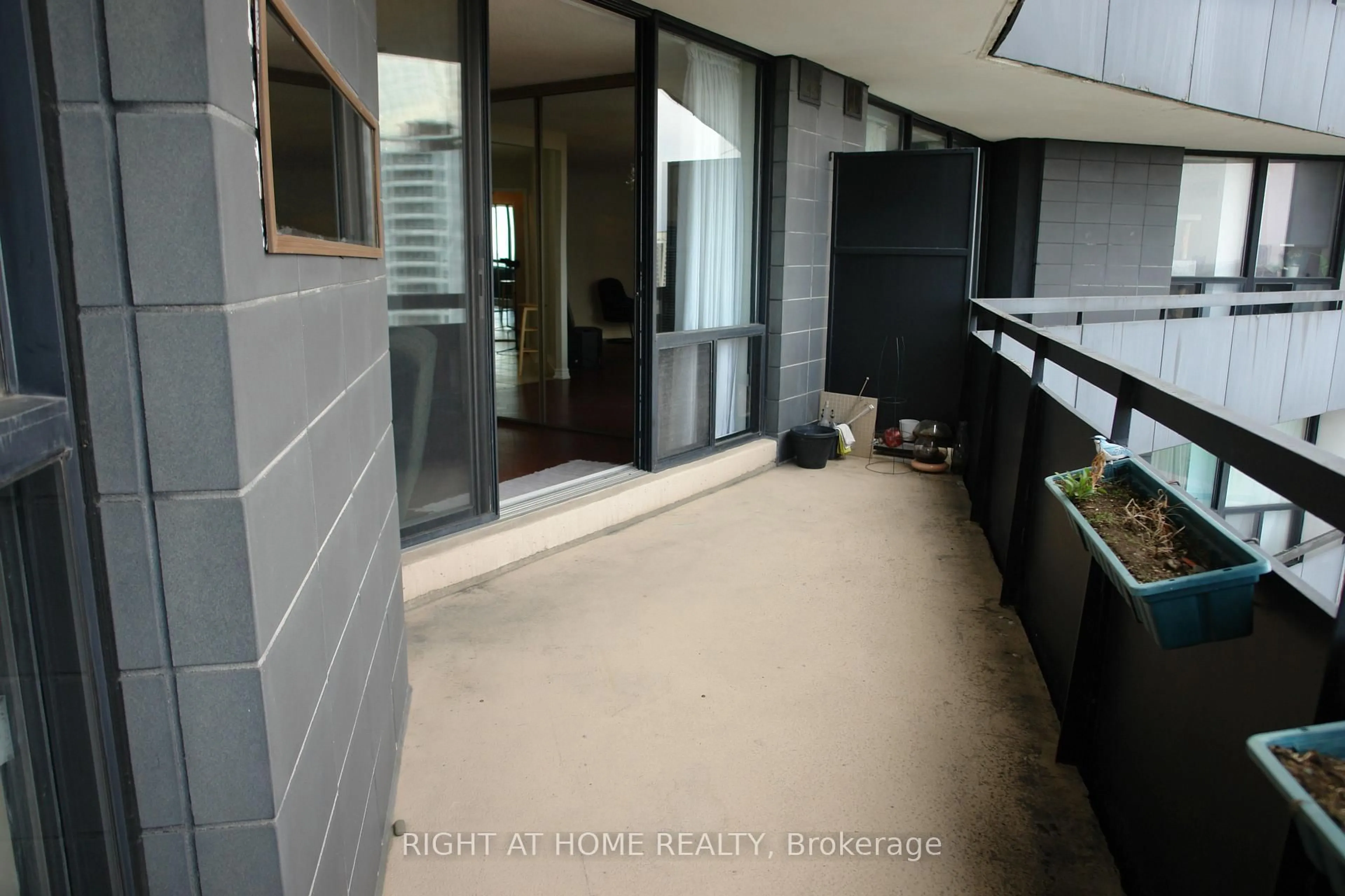 Unknown for 75 Graydon Hall Dr #2308, Toronto Ontario M3A 3M5