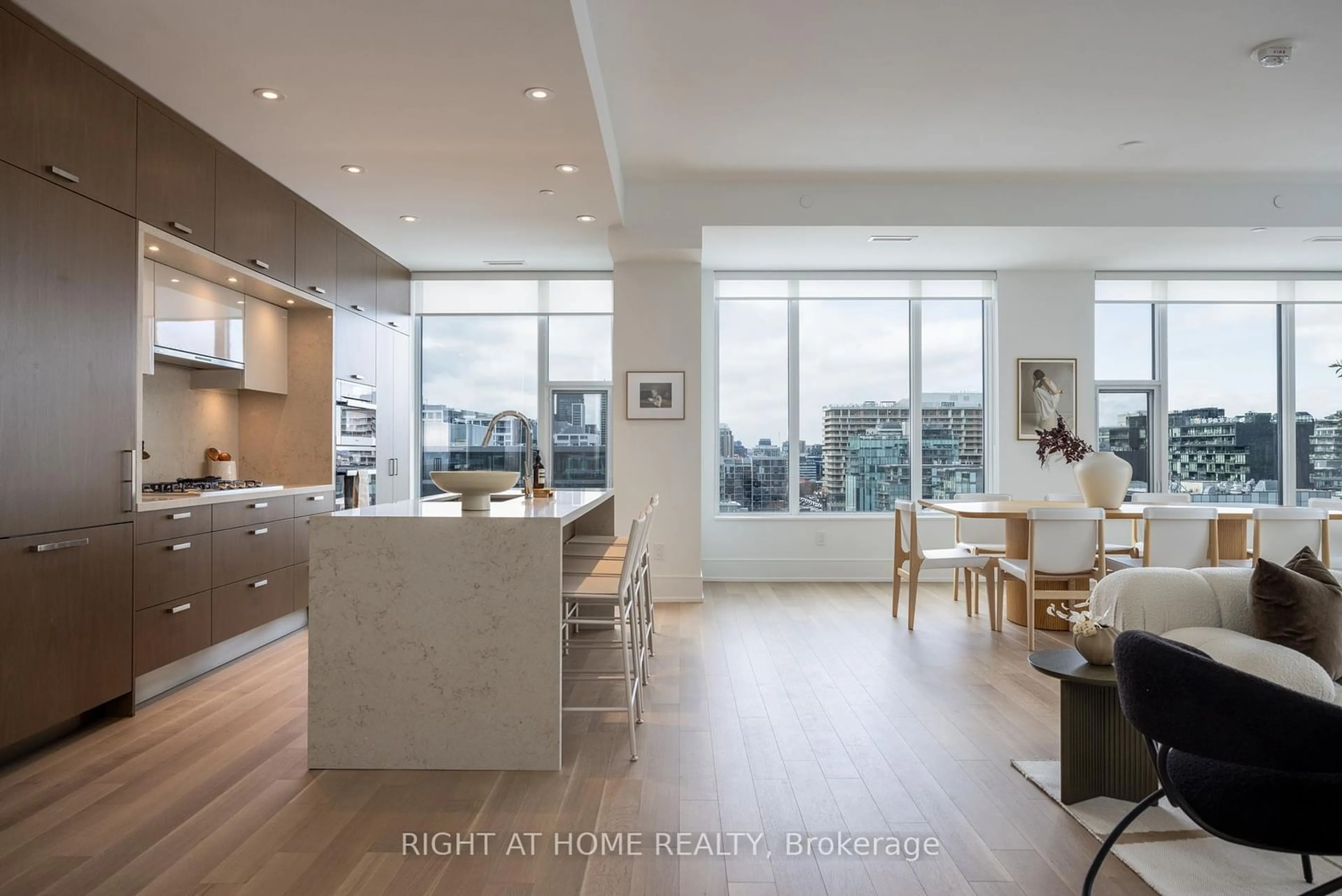 Open concept kitchen, unknown for 455 Wellington St #1110, Toronto Ontario M5V 0V8