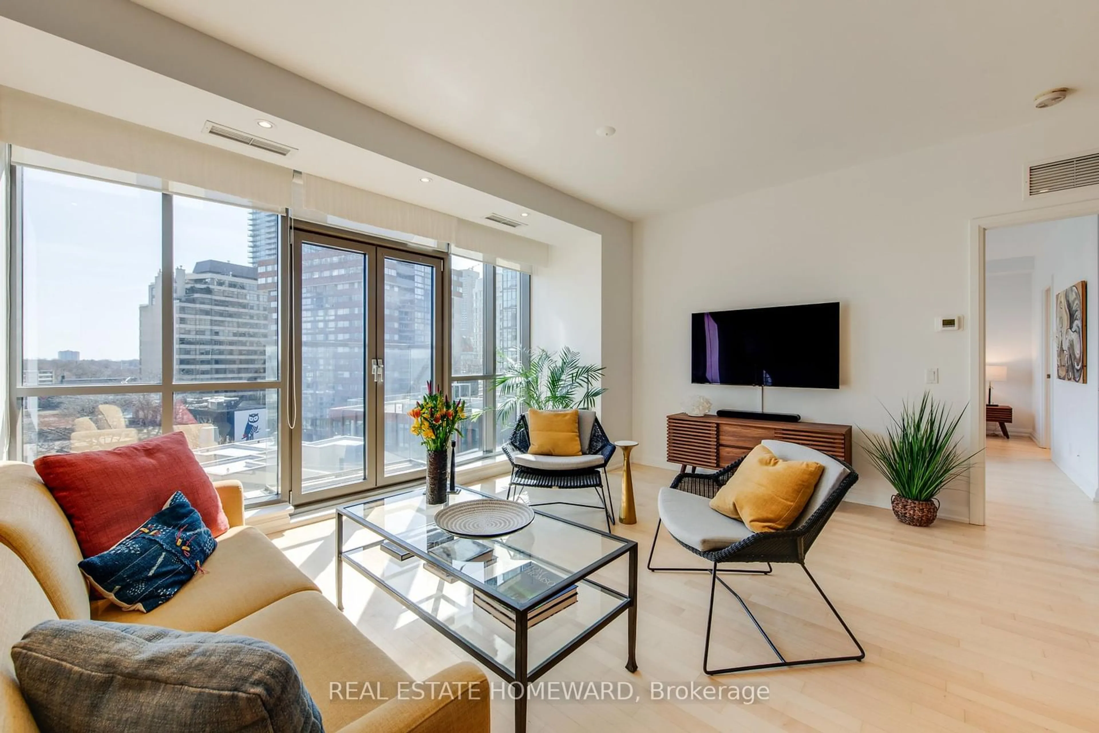Living room with furniture, unknown for 3 Mcalpine St #705, Toronto Ontario M5R 3T5