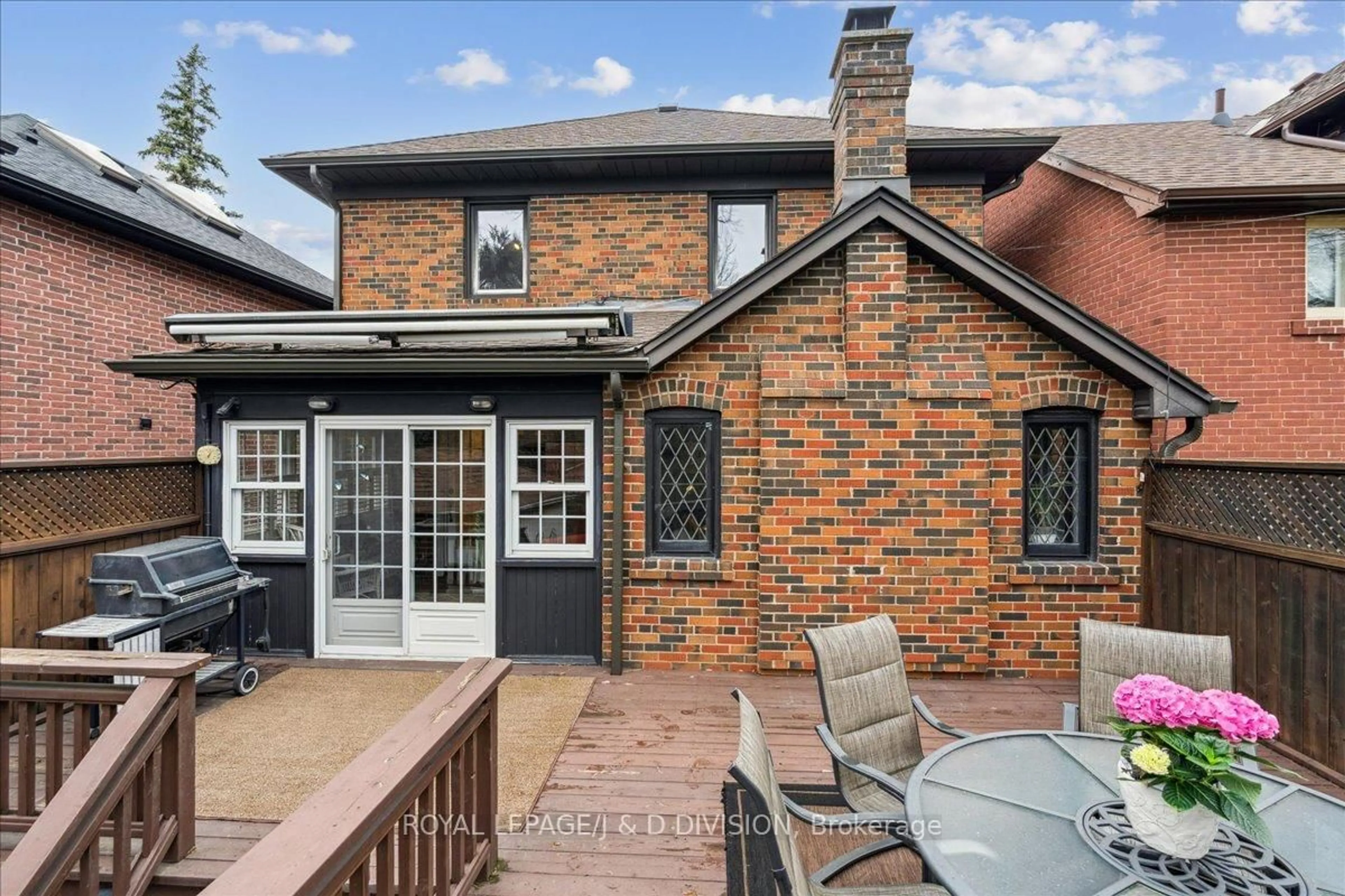 Patio, street for 103 College View Ave, Toronto Ontario M5P 1K2