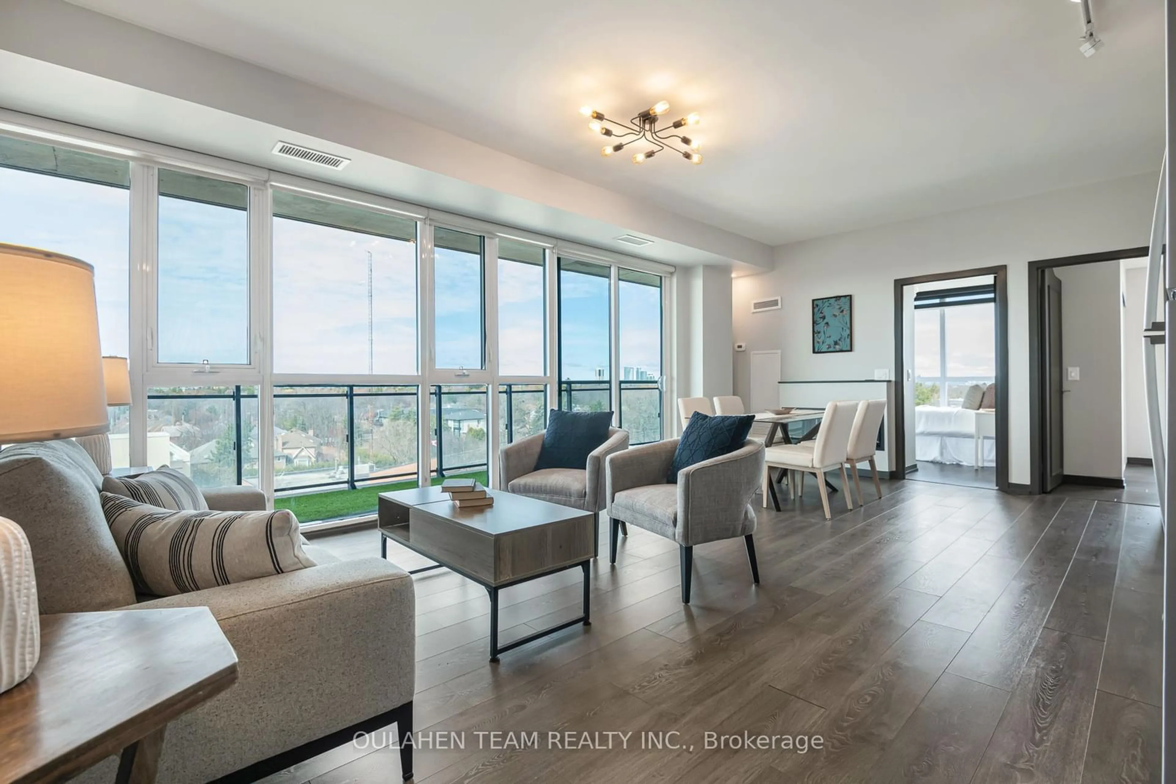 Living room with furniture, unknown for 3237 Bayview Ave #702, Toronto Ontario M2K 0G1