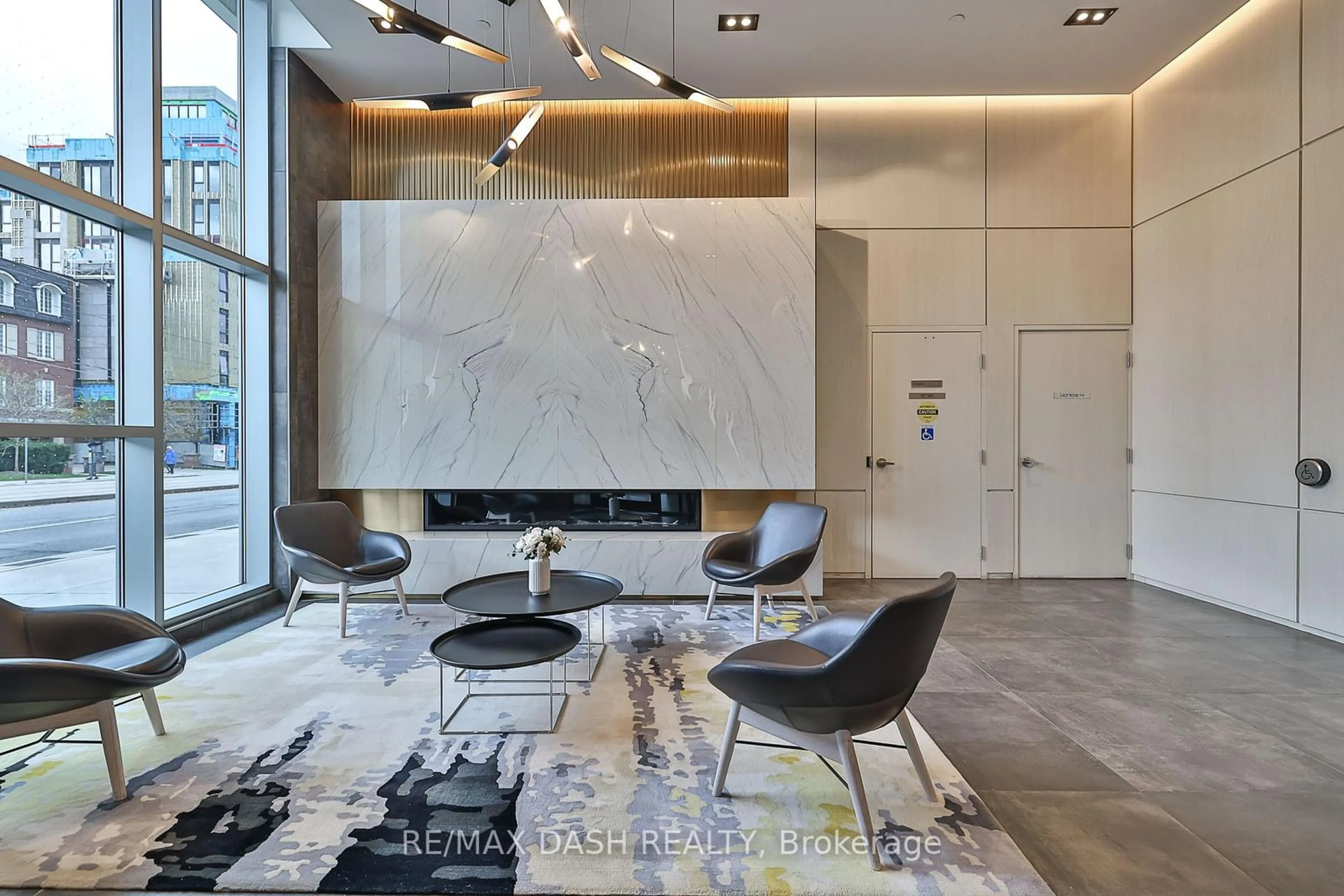Lobby for 223 St. Clair Ave #215, Toronto Ontario M4V 1R3