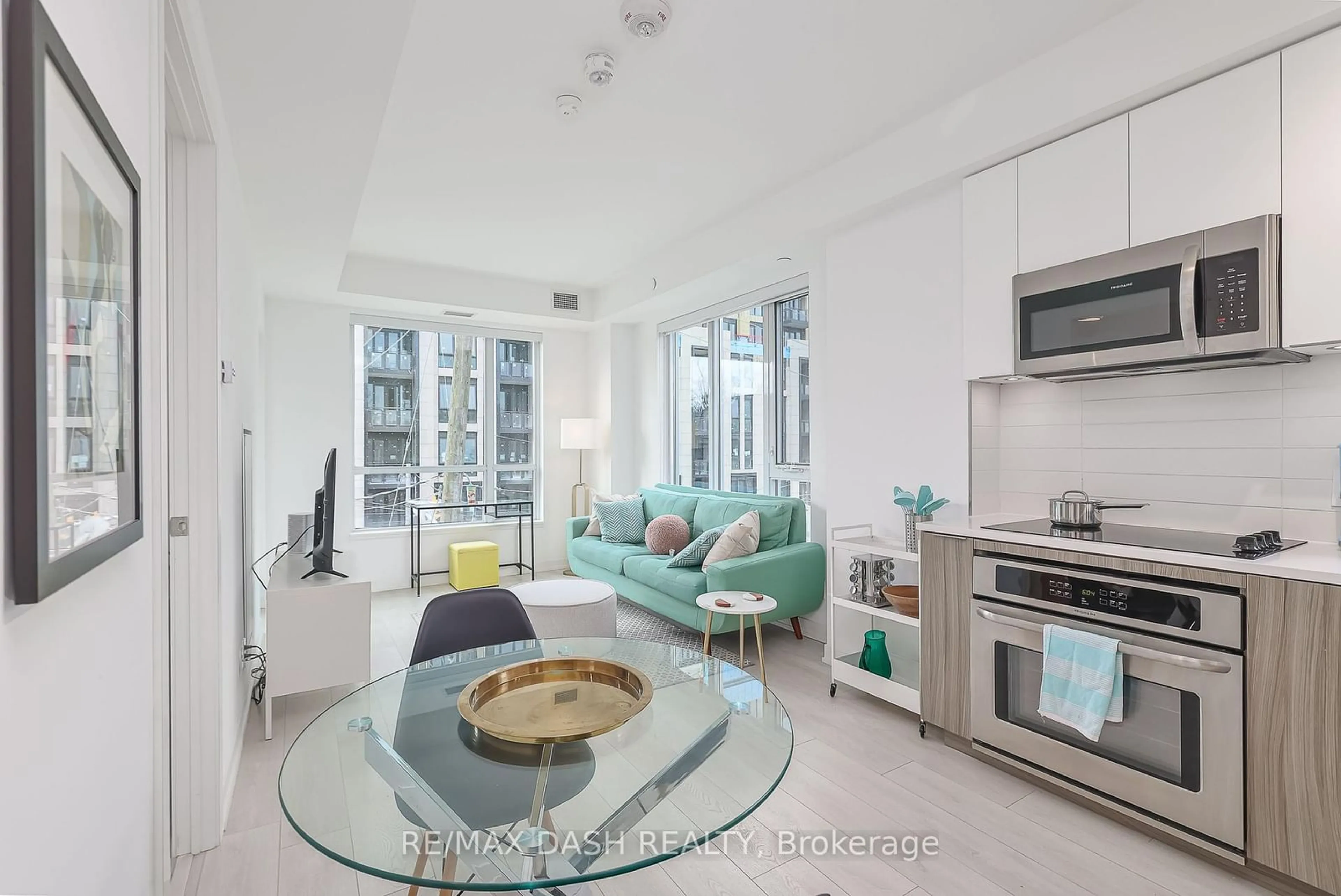 Living room with furniture, unknown for 223 St. Clair Ave #215, Toronto Ontario M4V 1R3