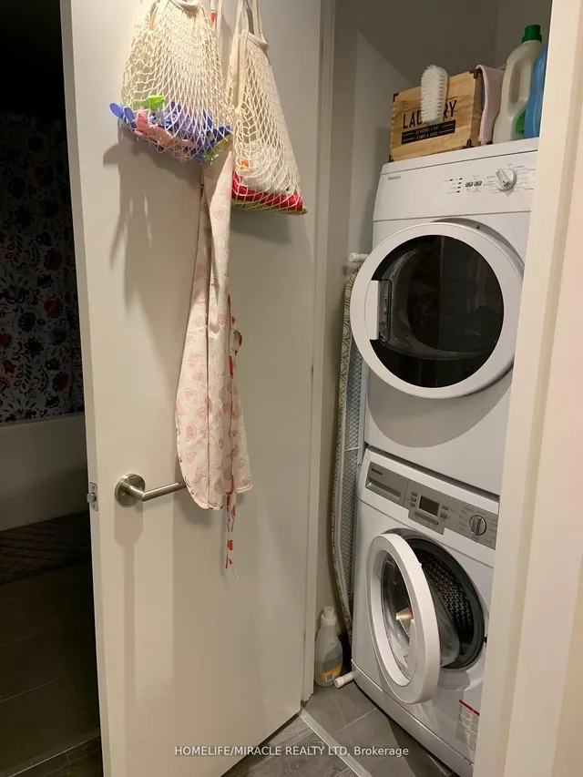 Additional property image - 185 Roehampton Ave Unit 2105