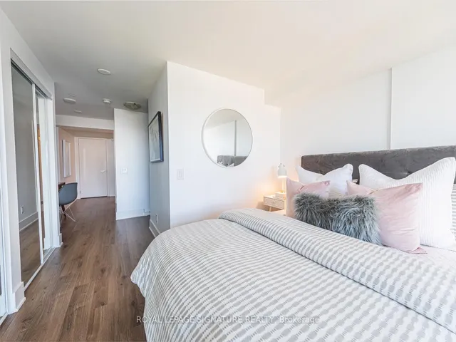 Additional property image - 111 St Clair Ave Unit 925