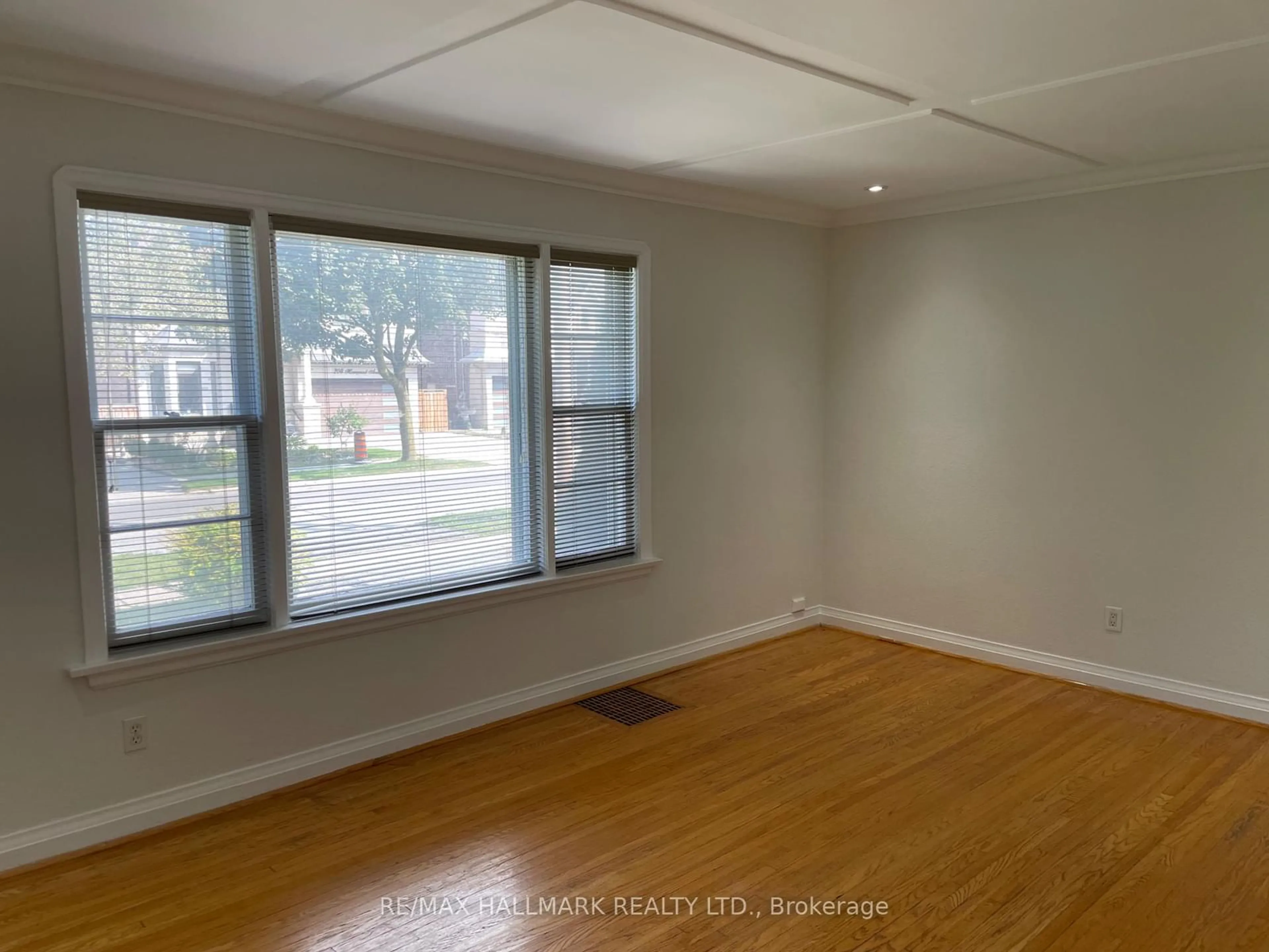 A pic of a room for 209 Homewood Ave, Toronto Ontario M2M 1K4