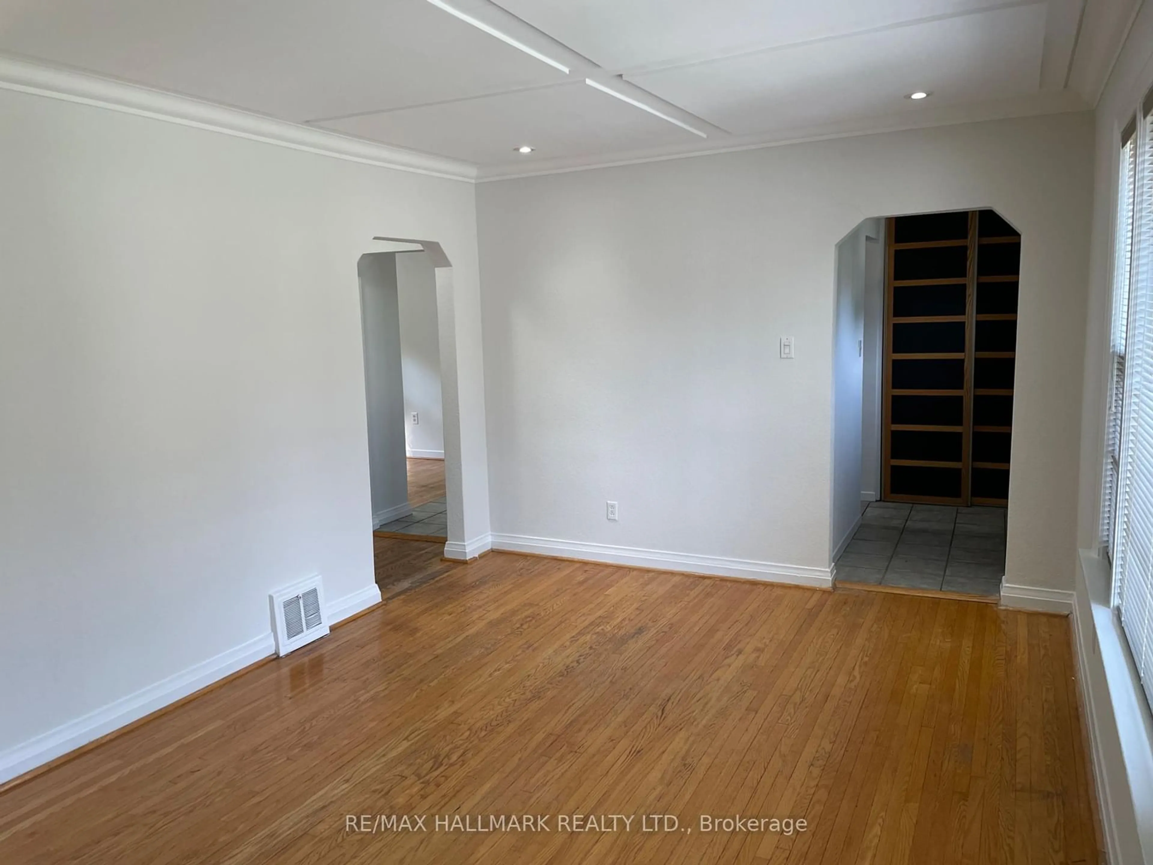 A pic of a room for 209 Homewood Ave, Toronto Ontario M2M 1K4