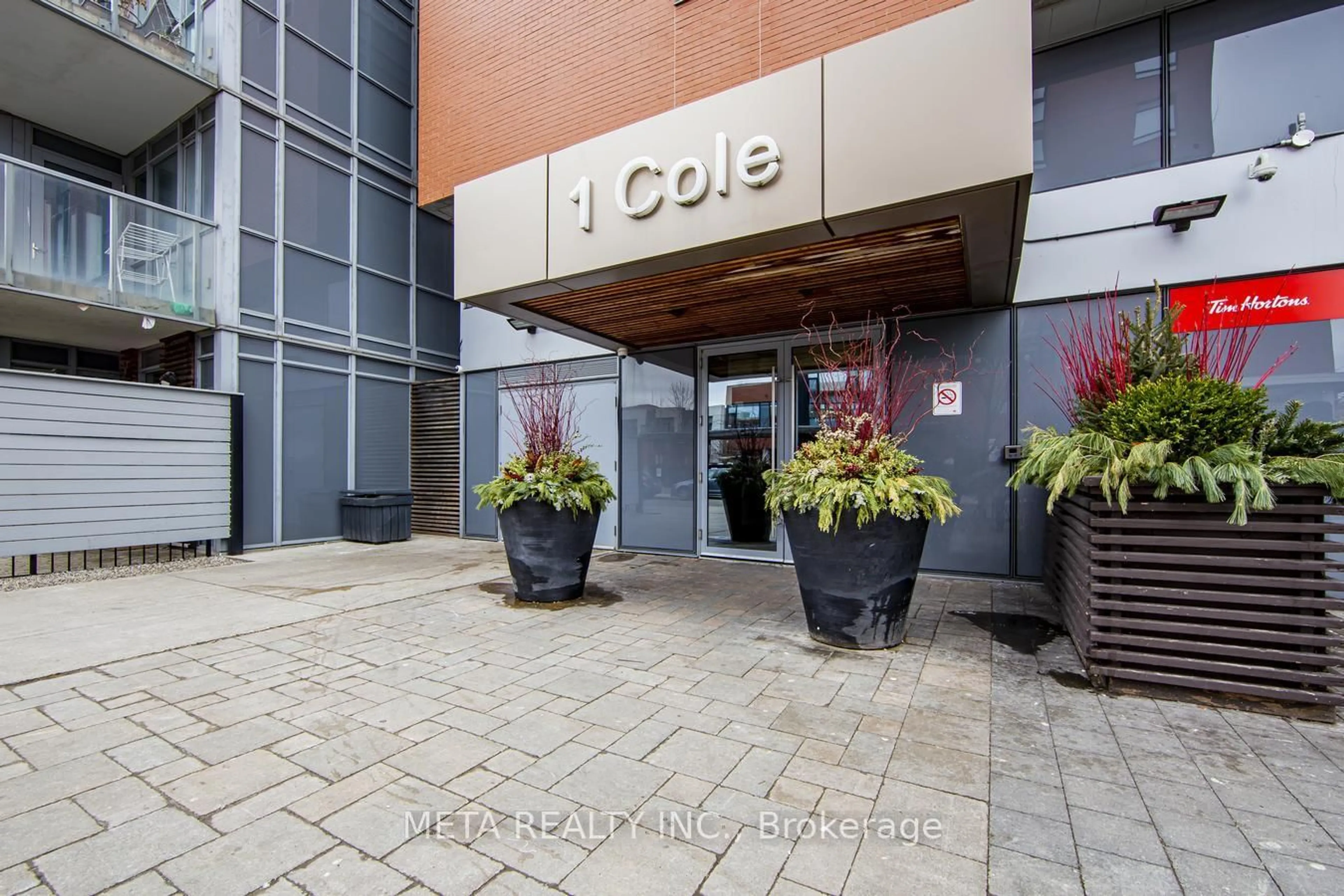 Indoor foyer for 1 Cole St #501, Toronto Ontario M5A 4M2
