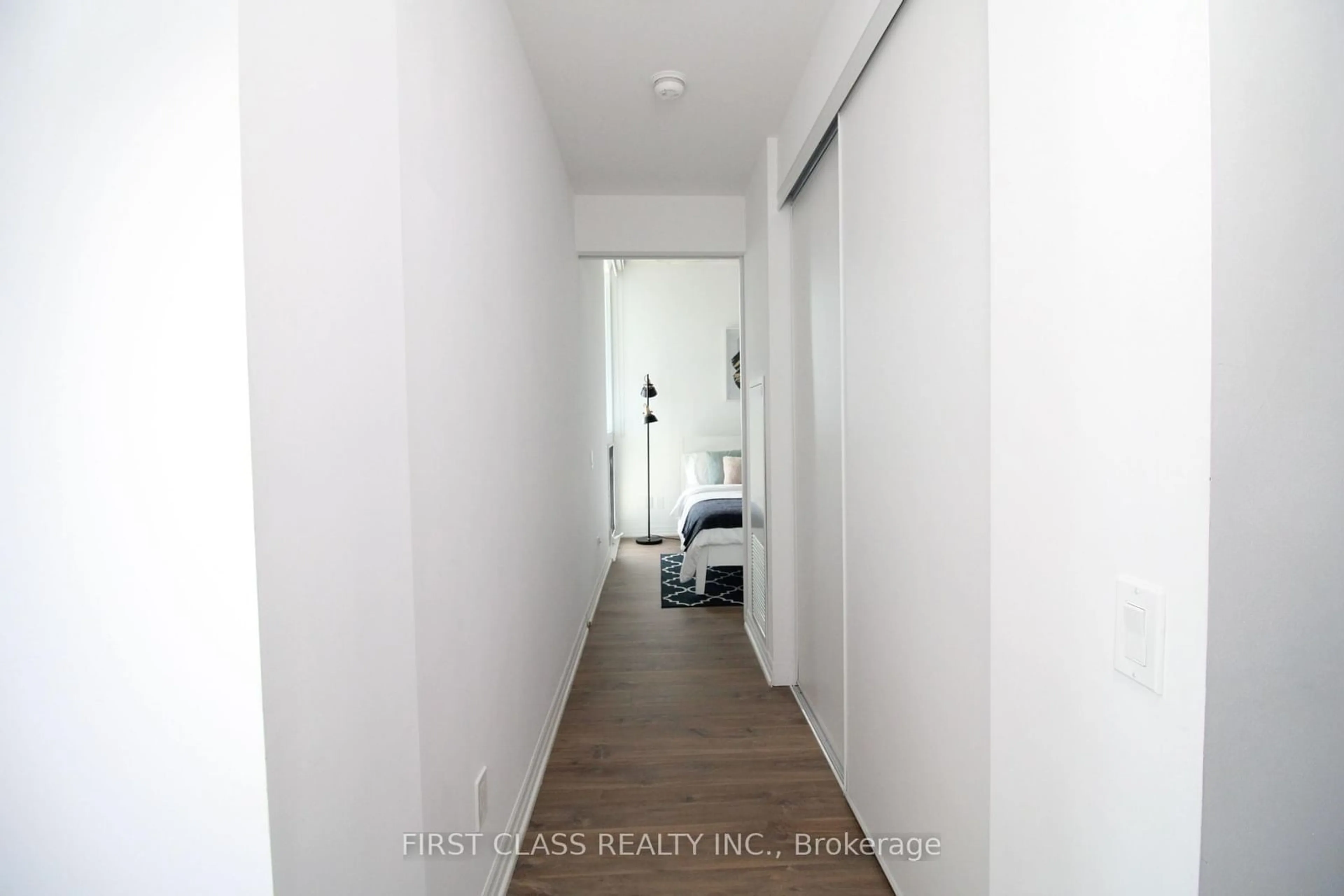 Indoor entryway for 88 Blue Jays Way #2708, Toronto Ontario M5V 0L7