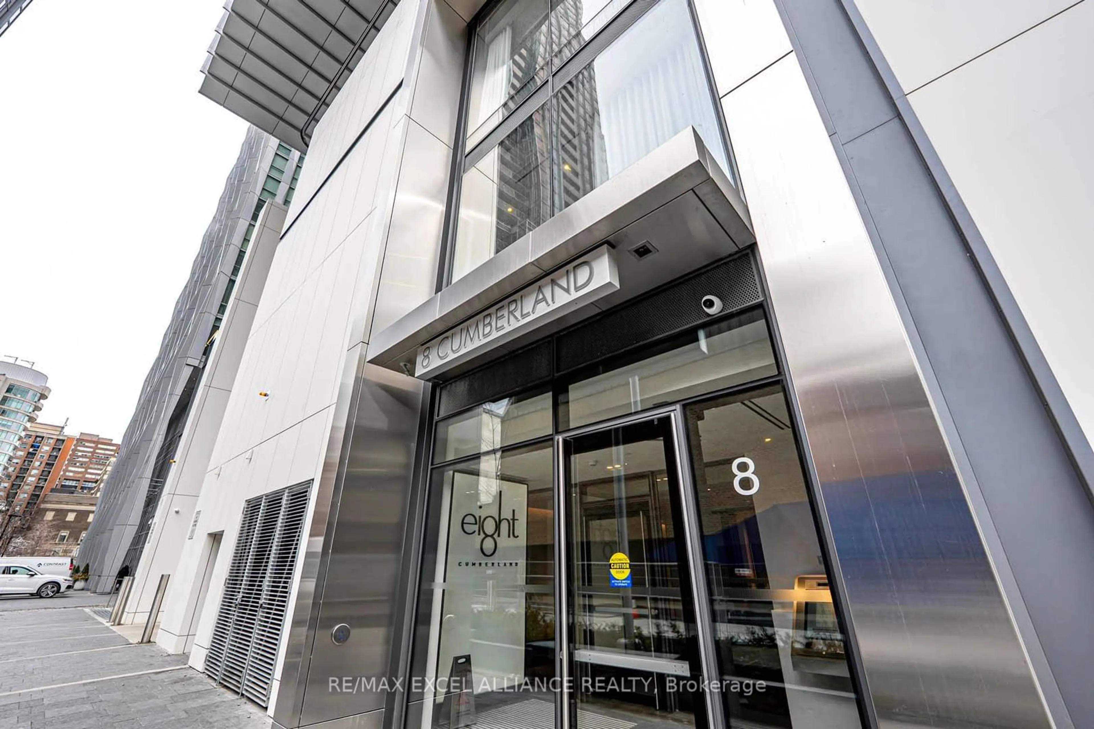 Indoor foyer for 8 Cumberland St #2302, Toronto Ontario M4W 0B6