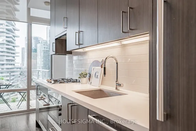 Additional property image - 39 Queens Quay Unit 1039