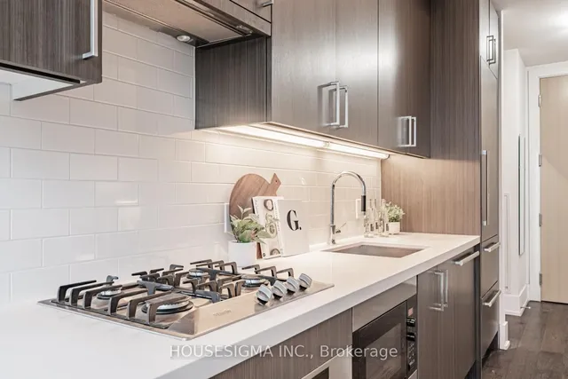 Additional property image - 39 Queens Quay Unit 1039