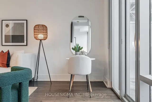 Additional property image - 39 Queens Quay Unit 1039