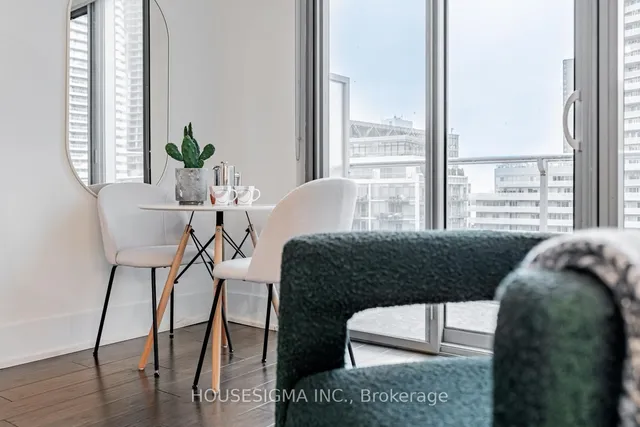Additional property image - 39 Queens Quay Unit 1039