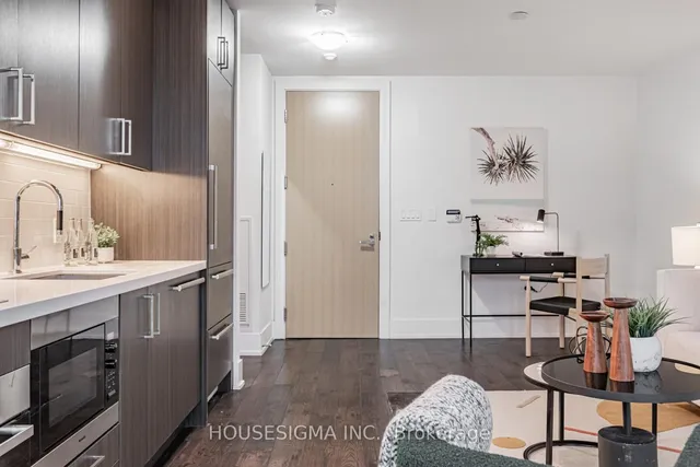 Additional property image - 39 Queens Quay Unit 1039