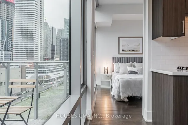 Additional property image - 39 Queens Quay Unit 1039