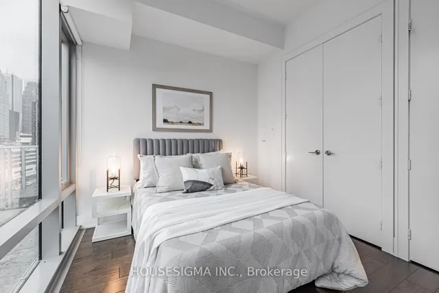 Additional property image - 39 Queens Quay Unit 1039