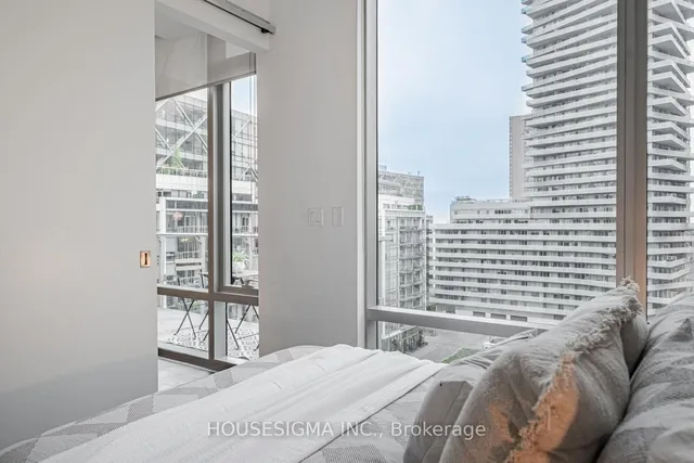 Additional property image - 39 Queens Quay Unit 1039