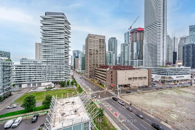 Additional property image - 39 Queens Quay Unit 1039